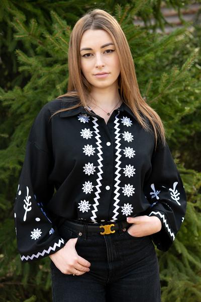 Жіноча сорочка з вишивкою, чорна 301070193-002