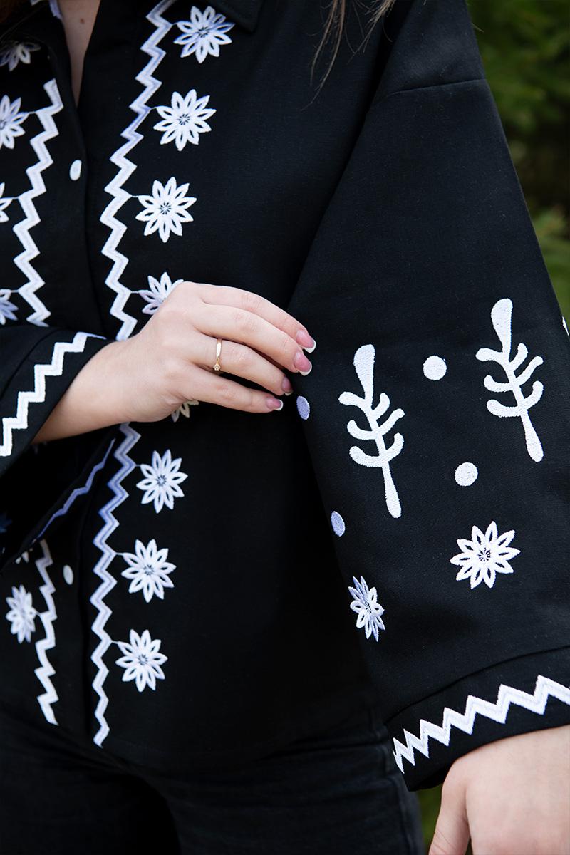Жіноча сорочка з вишивкою, чорна 301070193-002