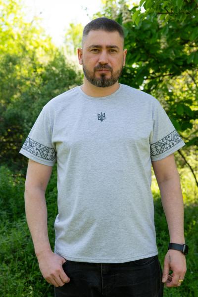 Футболка чоловіча з вишивкою, сірий меланж 480814111-027