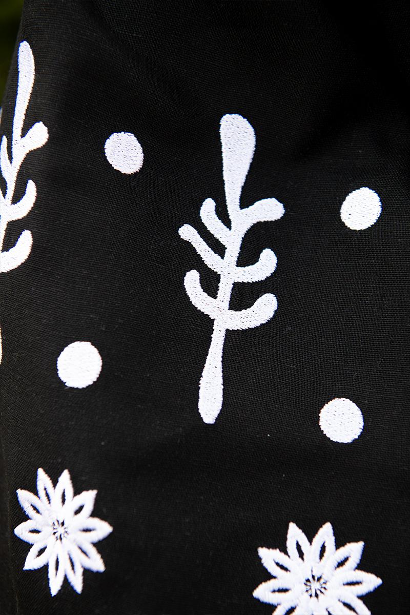 Жіноча сорочка з вишивкою, чорна 301070193-002