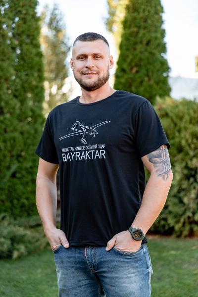 Футболка с вышивкой BAYRAKTAR, черная 480805111-107