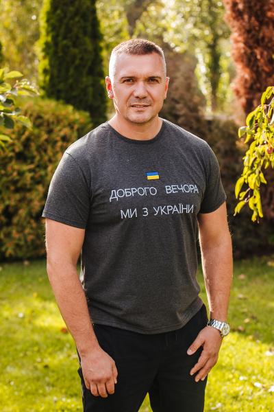 Подивитись Футболка з вишивкою Доброго вечора ми з України, антрацит 480805111-701 Футболка з вишивкою Доброго вечора ми з України, антрацит 480805111-701
